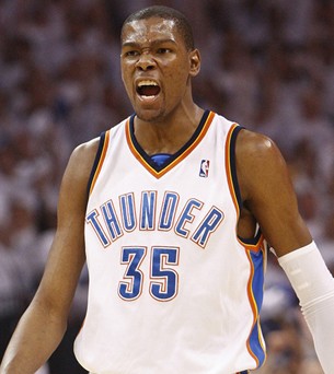 刷新室内全国纪录士气大振 阿基姆放眼室外也破纪录.