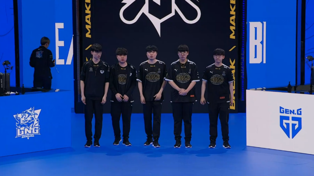 他谦逊的态 他谦逊的态